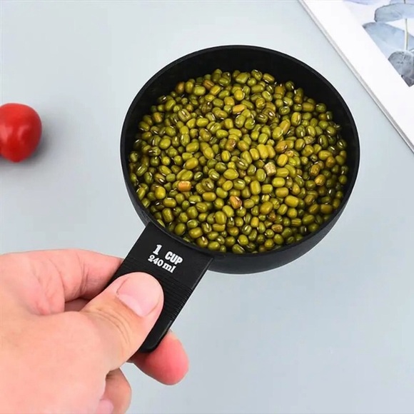 Pyrex Resting Black Measuring Cups - Picture 3 of 13